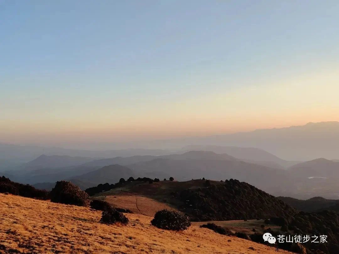 Hiking to Jizu Mountain | A Buddhist Pilgrimage Trail (Medium Distance)