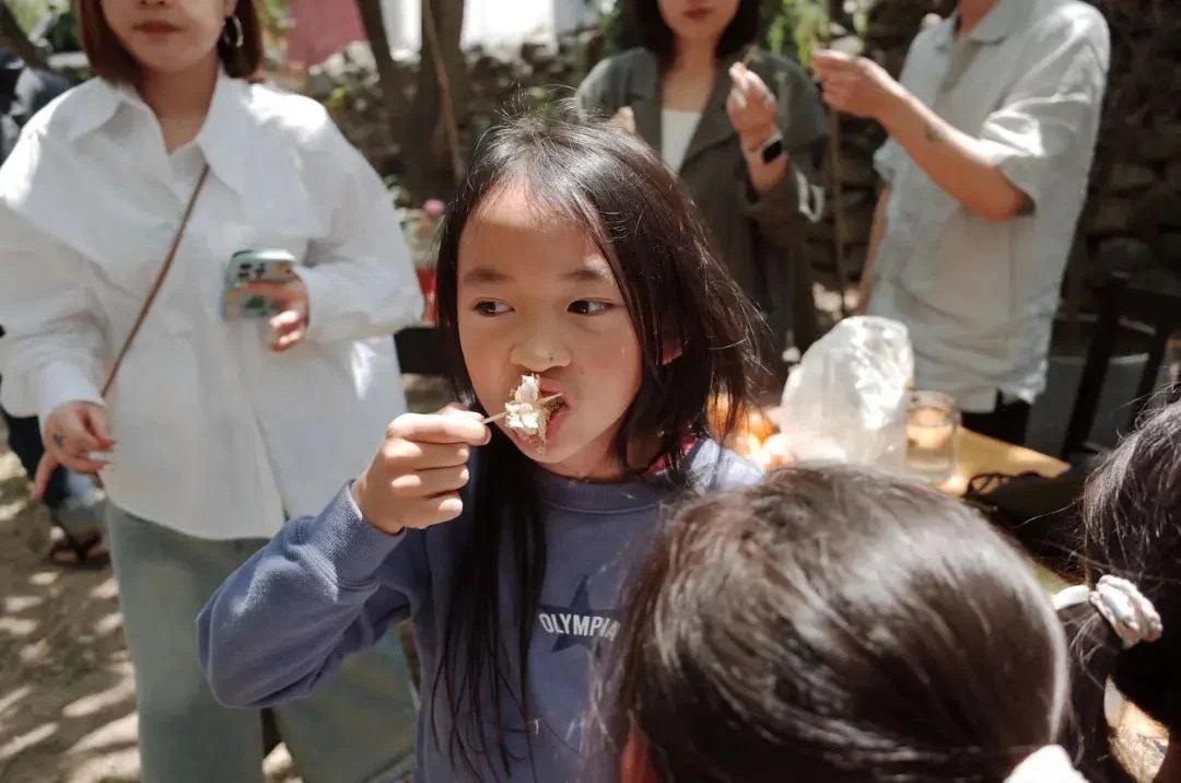 Beekeeper Chunyu's Dad | Learn About Bee Life, Taste the Freshest Honey