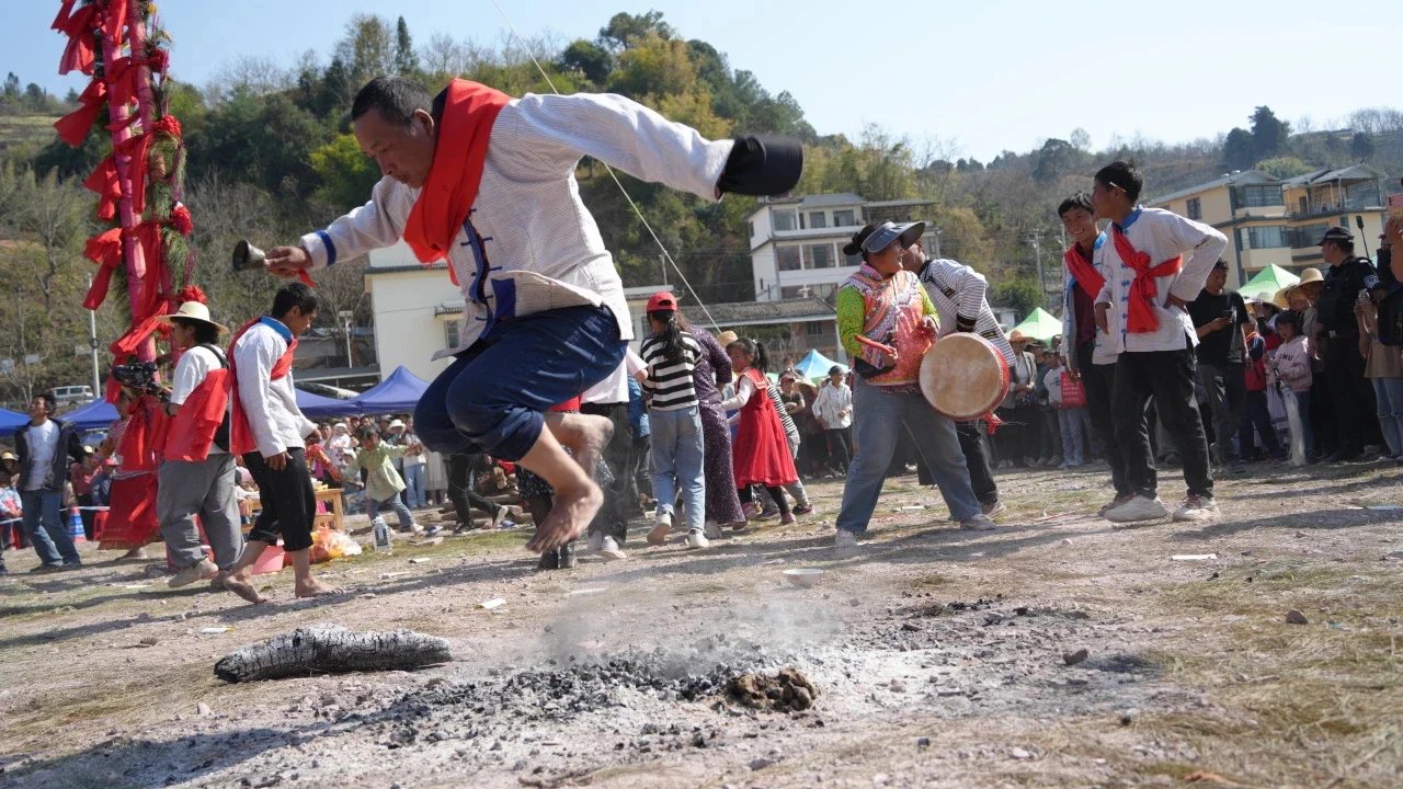 Yangjiang Town Lisu Knife-Pole Festival (Lunar February 8th)