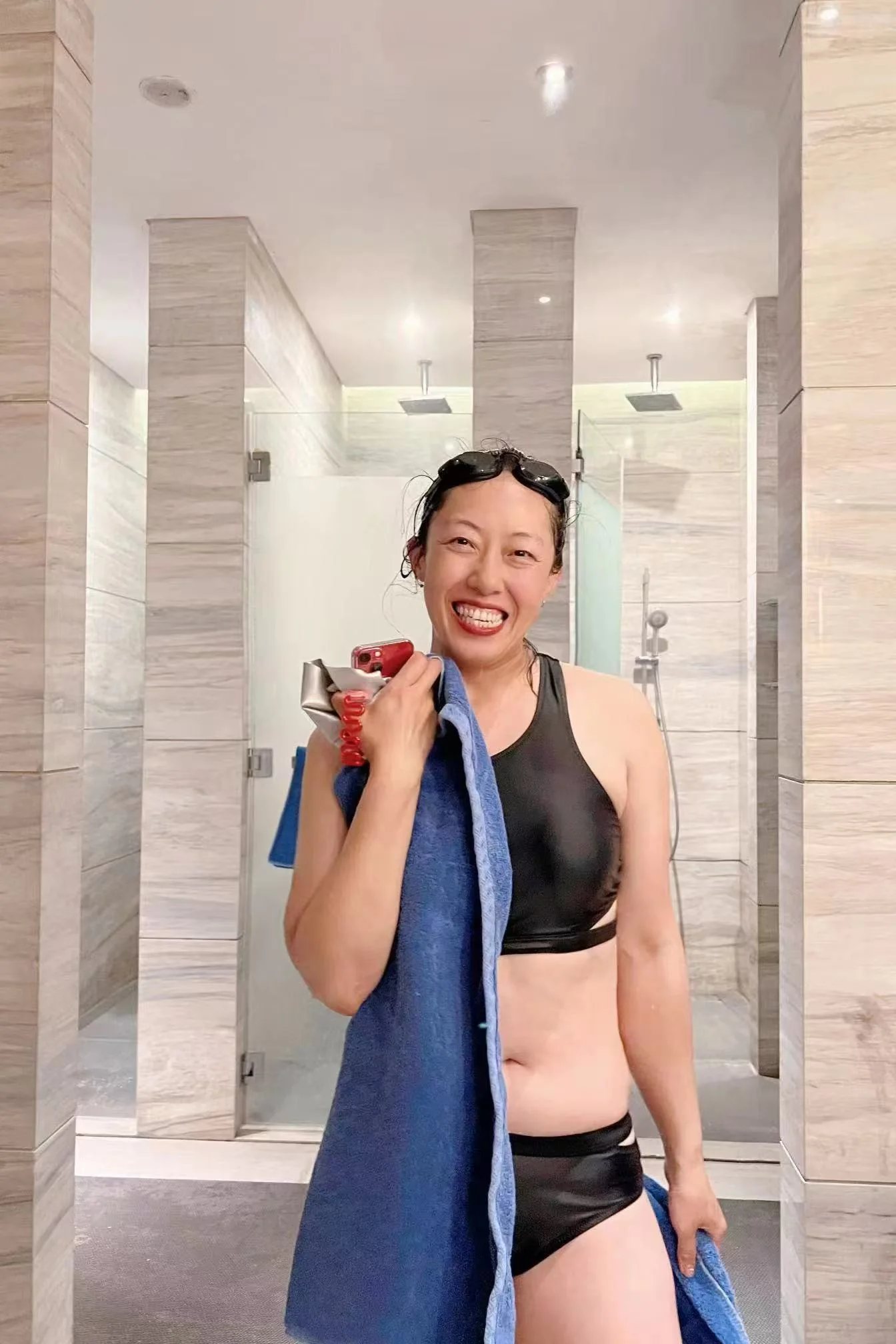 红红教游泳