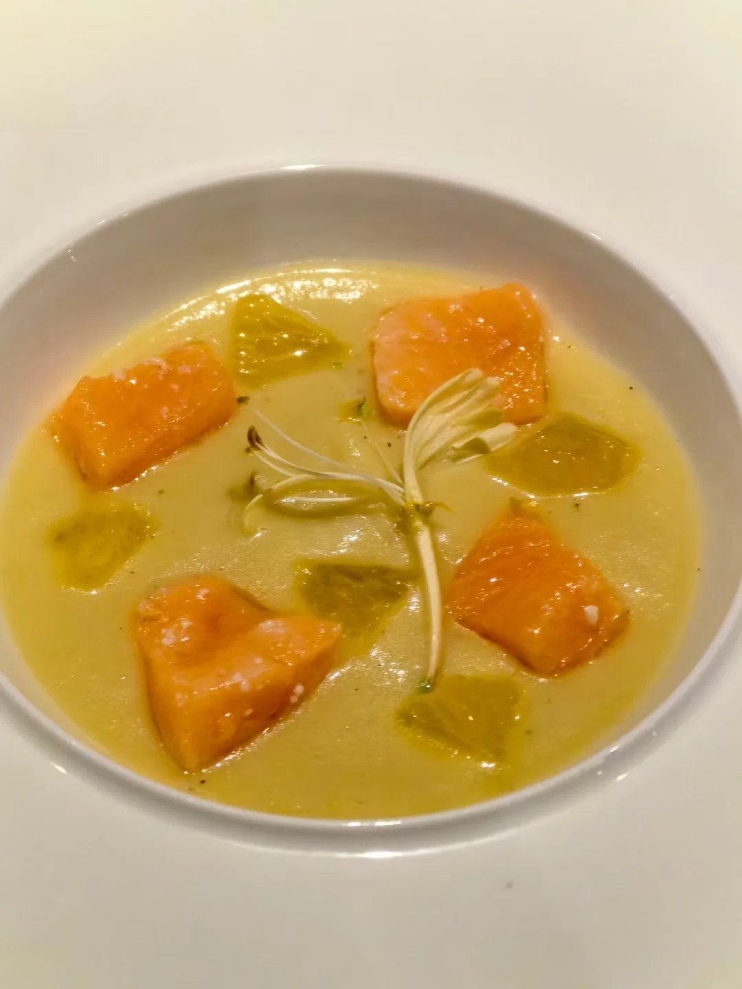 「鳟鱼餐厅」 精致西餐