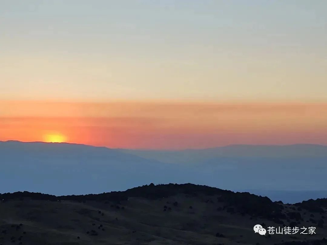 Hiking to Jizu Mountain | A Buddhist Pilgrimage Trail (Medium Distance)